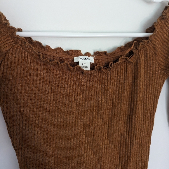 Off the shoulder bodysuit from Garage - Picture 3 of 4